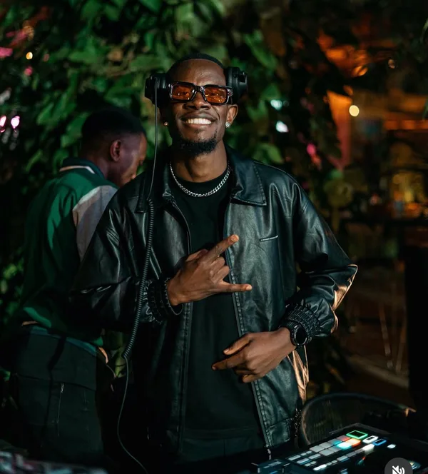 Today, Anselm has carved out a distinctive identity around Old School R&B, Soul, Classic Hip Hop, throwbacks and Afro-fusion.